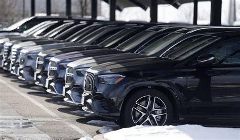 Need a new car? How to save money car shopping before end of the year